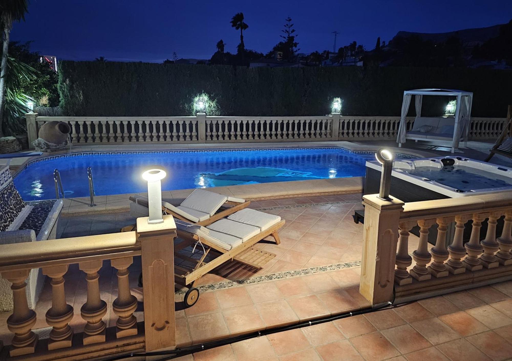 Luxury Villa - Pool, Hot Tub, Aircon, Tvs, Home Cinema, Office, Gbit Internet, Sports Equipment Calpe Exteriér fotografie